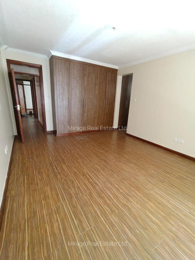 3 Bed Apartment with En Suite in Riverside - 14