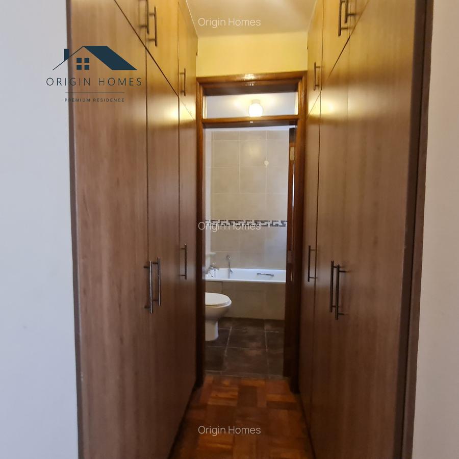 3 Bed Apartment with En Suite at Riverside Drive - 13
