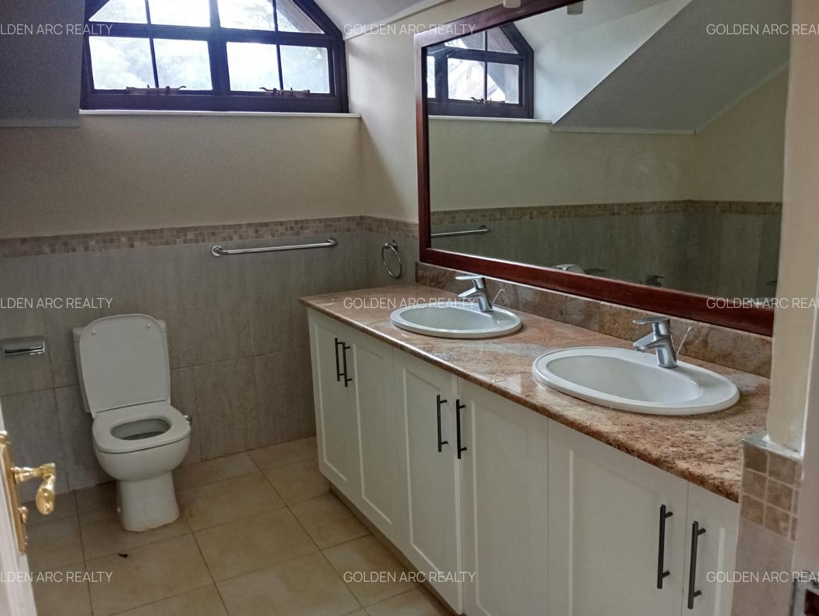 5 Bed Townhouse with En Suite in Karen - 18