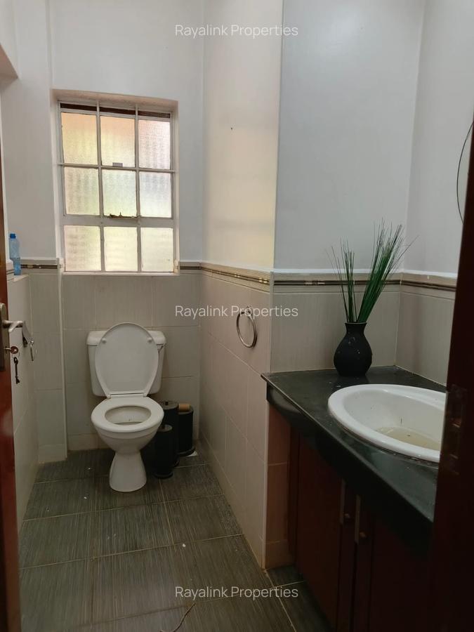 5 Bed House with En Suite at Westlands - 18