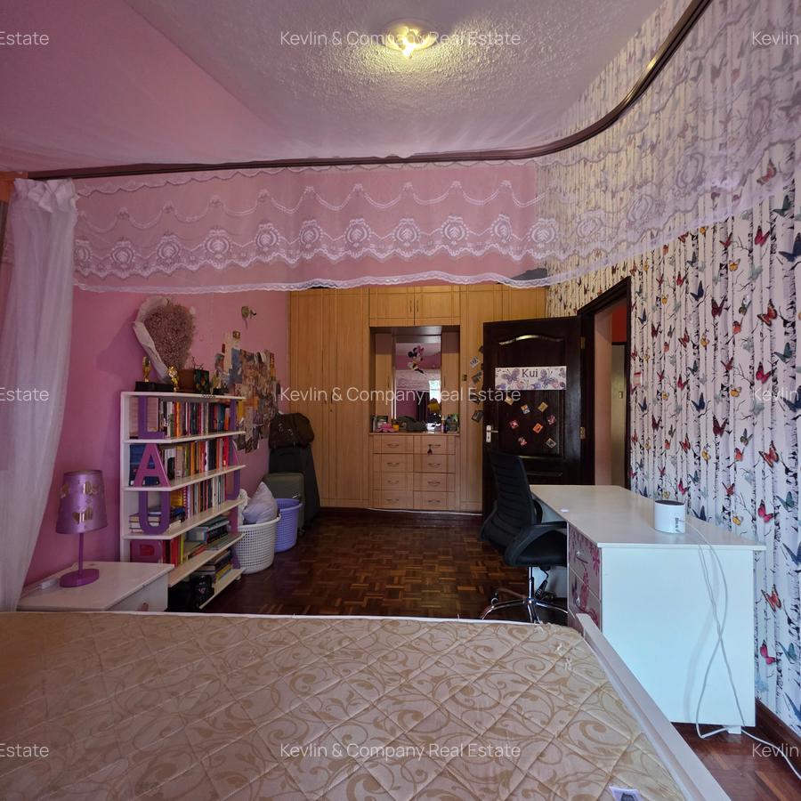 4 Bed Townhouse with En Suite in Lavington - 12