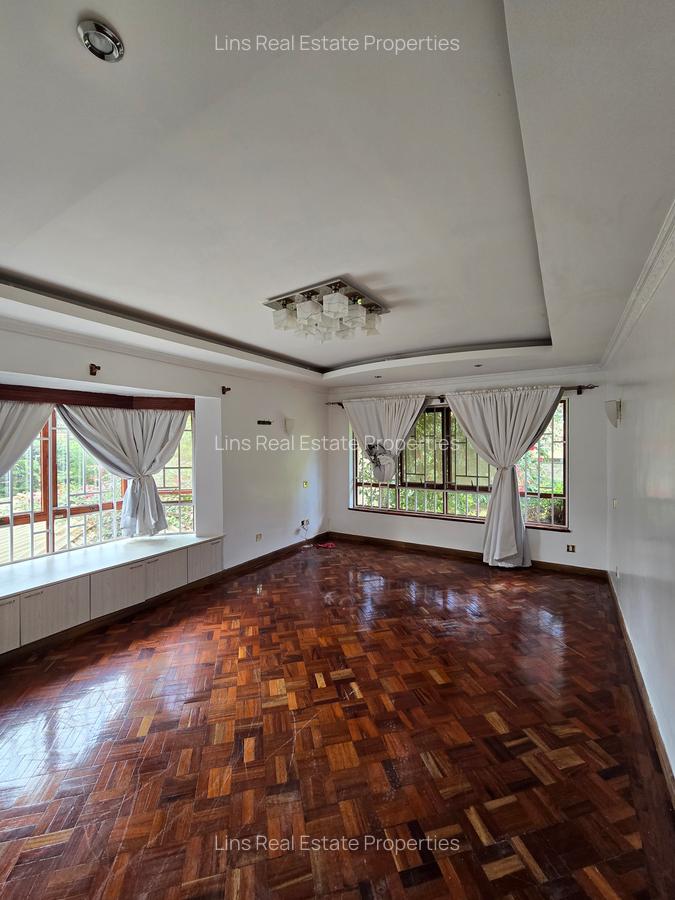 5 Bed Townhouse with En Suite in Runda - 15
