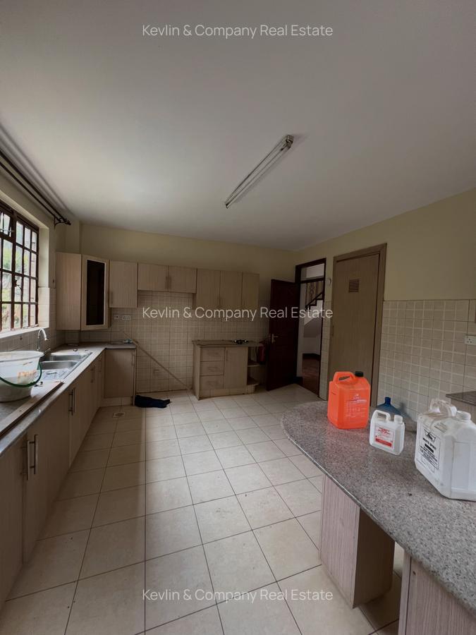 4 Bed Townhouse with En Suite in Lavington - 6