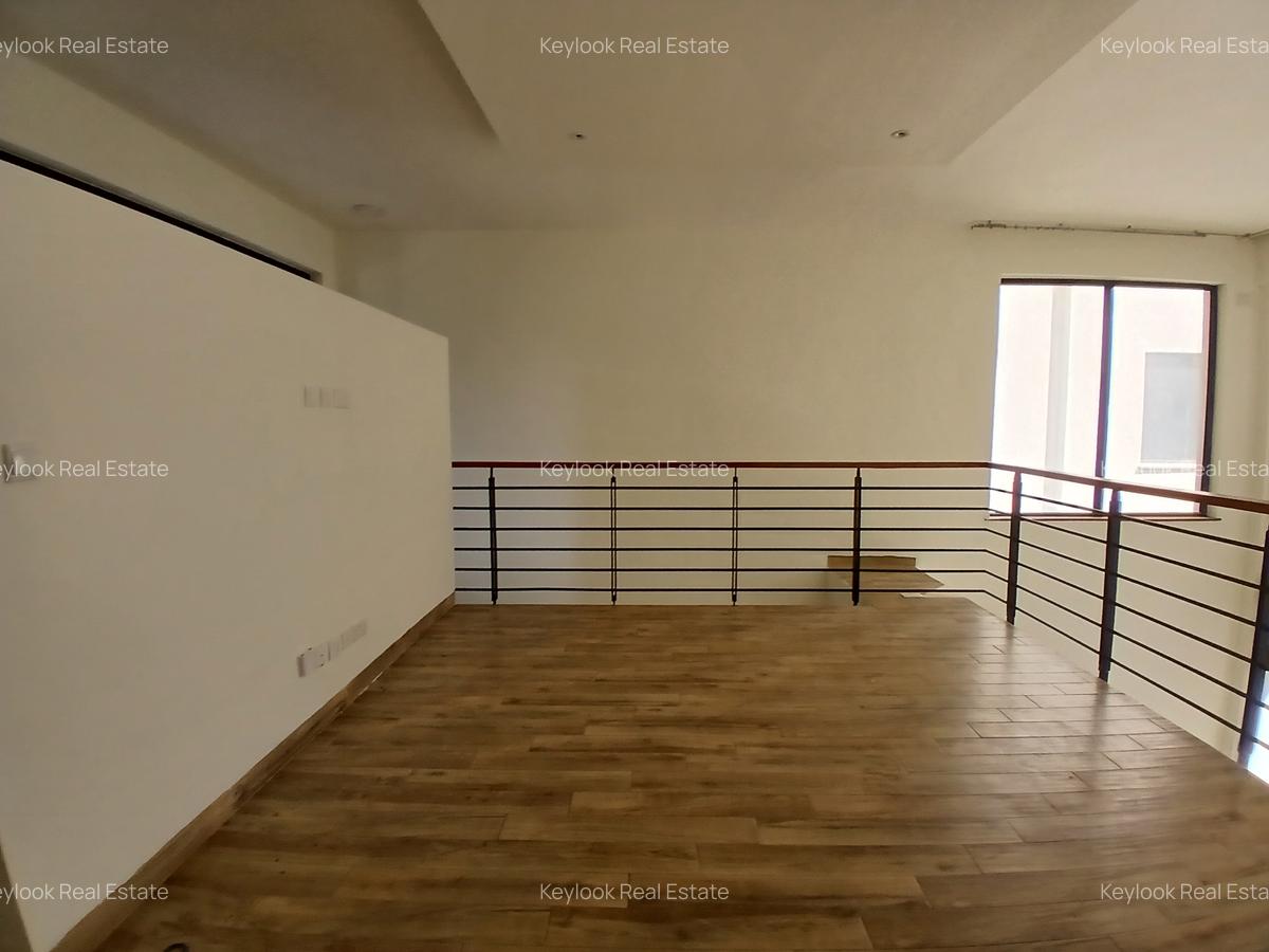 4 Bed Apartment with En Suite at Riverside Drive - 10