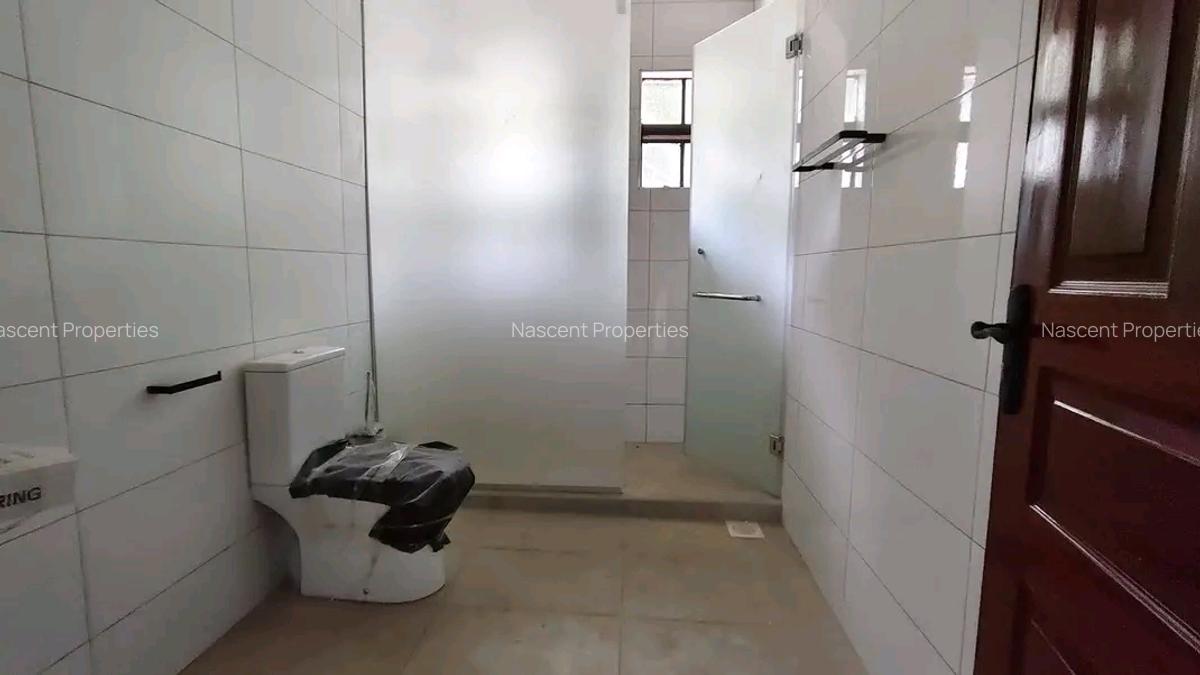 5 Bed Villa with En Suite in Ridgeways - 18