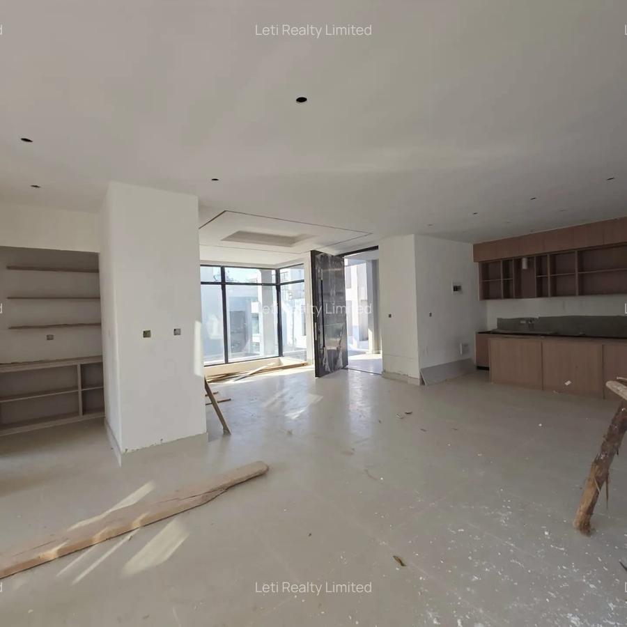 6 Bed Townhouse with En Suite in Lavington - 3