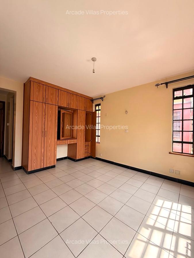 2 Bed Apartment with En Suite in Lavington - 6