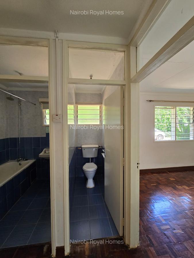 4 Bed House with En Suite at Loresho Creasent - 8