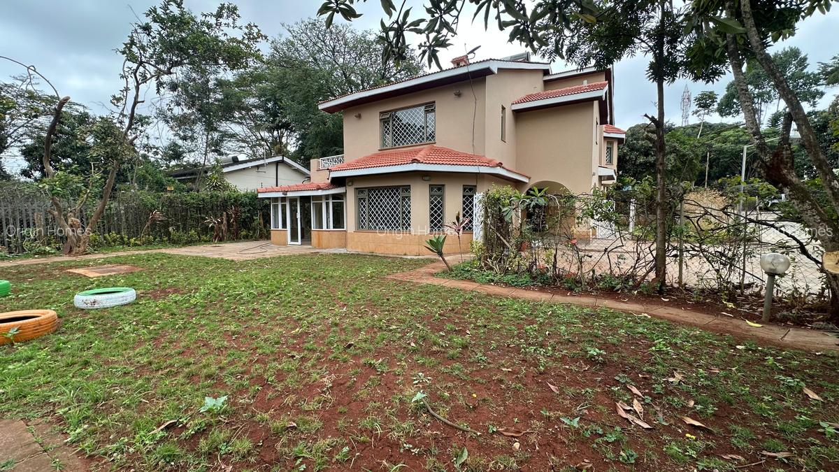 4 Bed House with En Suite at Valley Arcade - 1