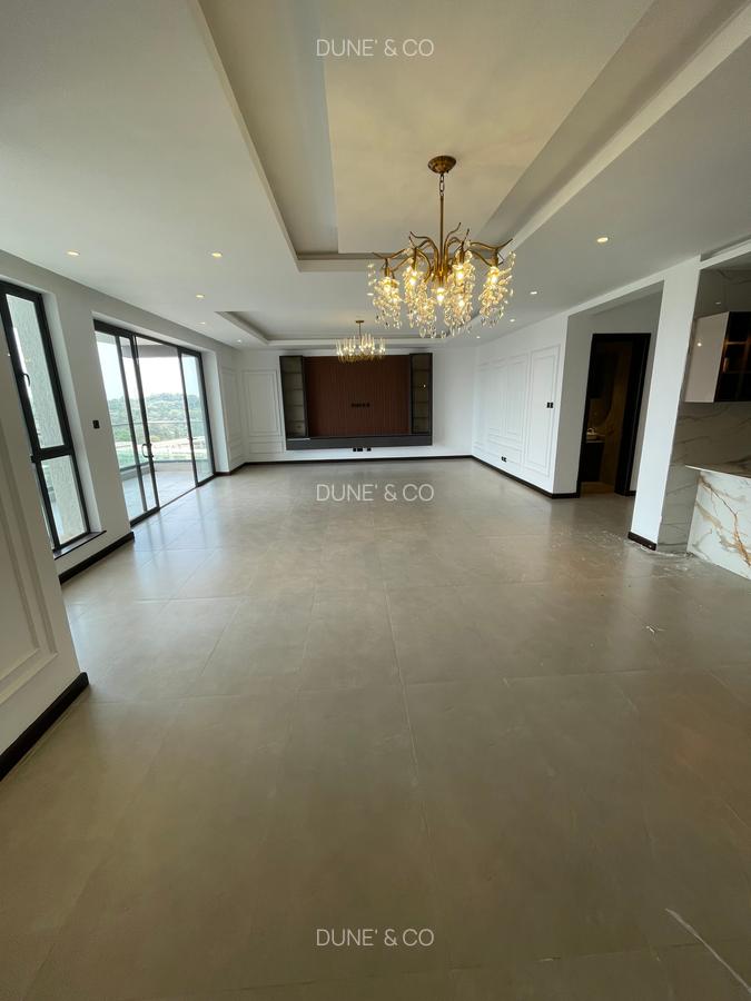 3 Bed Apartment with En Suite in Riverside - 3