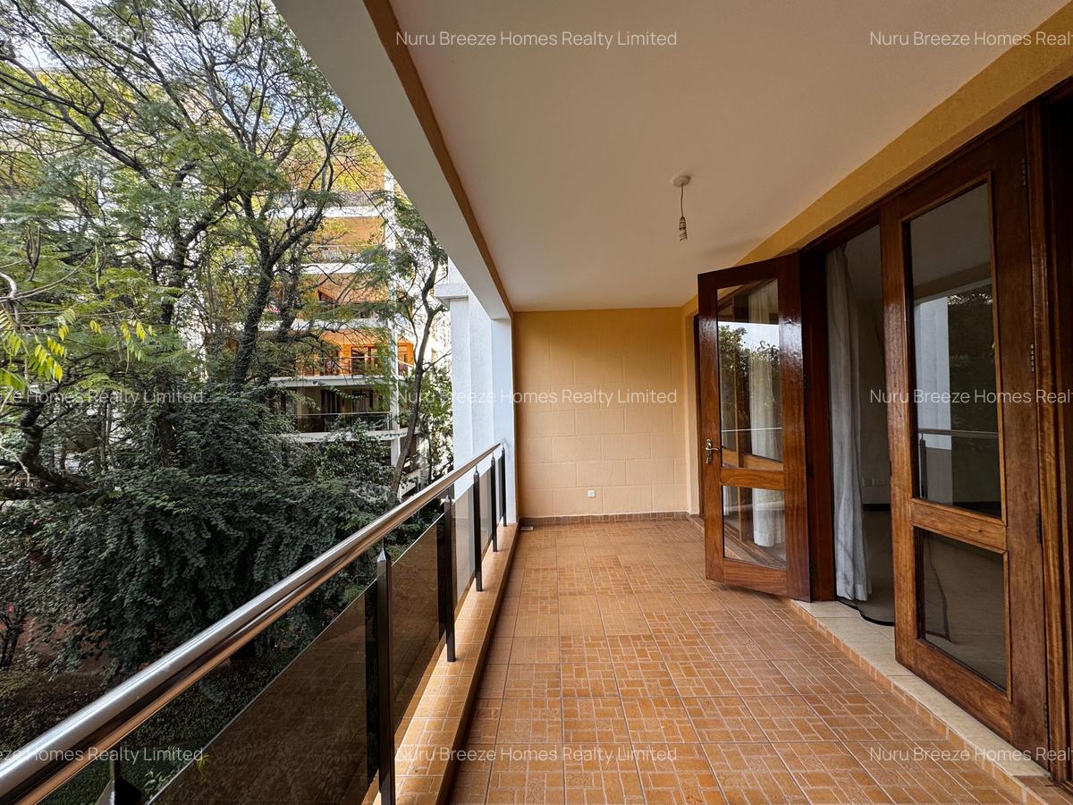 3 Bed Apartment with En Suite in Riverside - 5