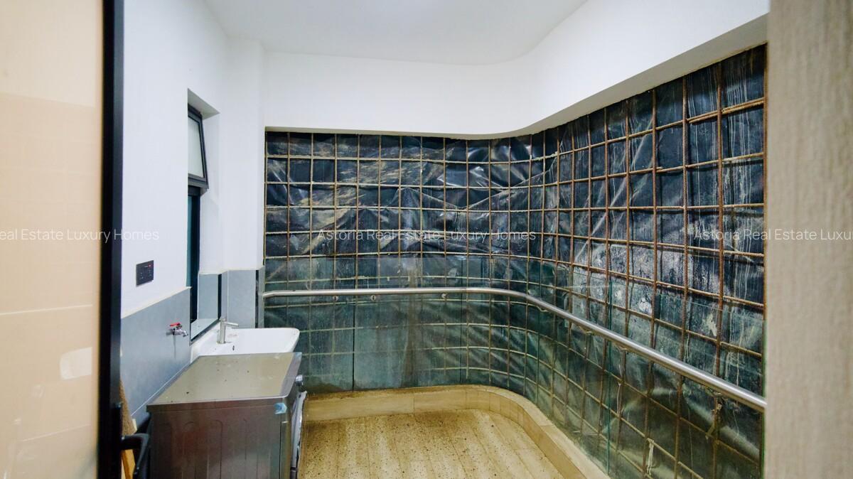 3 Bed Apartment with En Suite at 2026-108 - 20