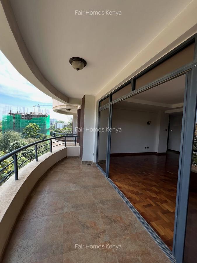 4 Bed Apartment with En Suite at Riverside Drive - 2