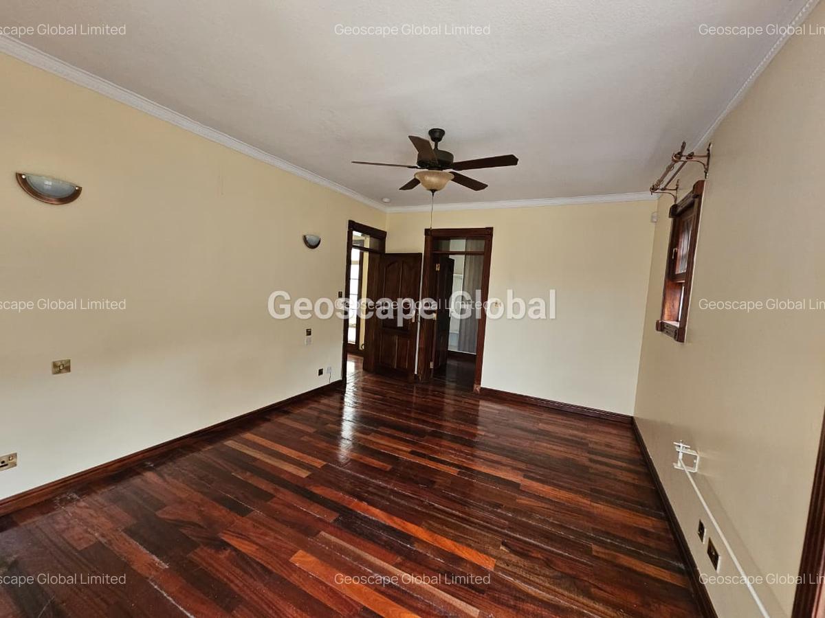 4 Bed Townhouse with En Suite in Kyuna - 10