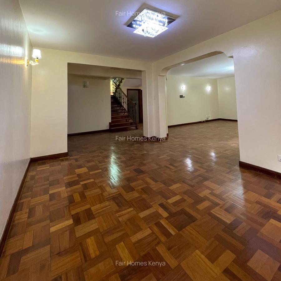 5 Bed Townhouse with En Suite at Othaya Road - 9