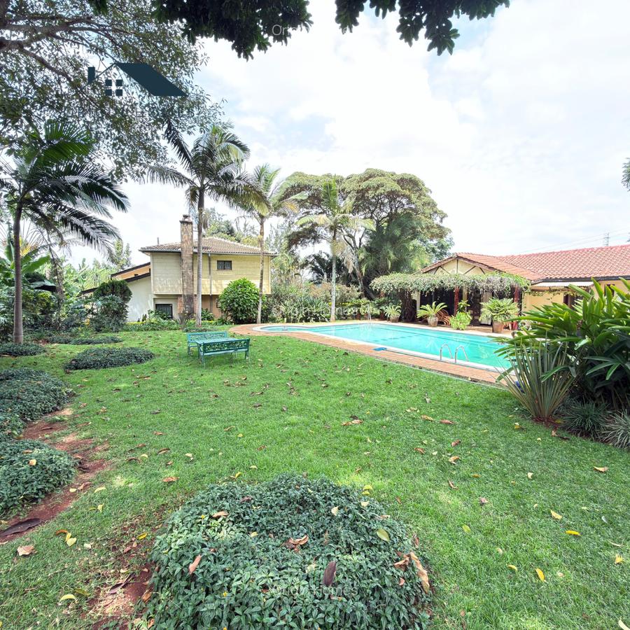 4 Bed House with En Suite at Lavington - 2
