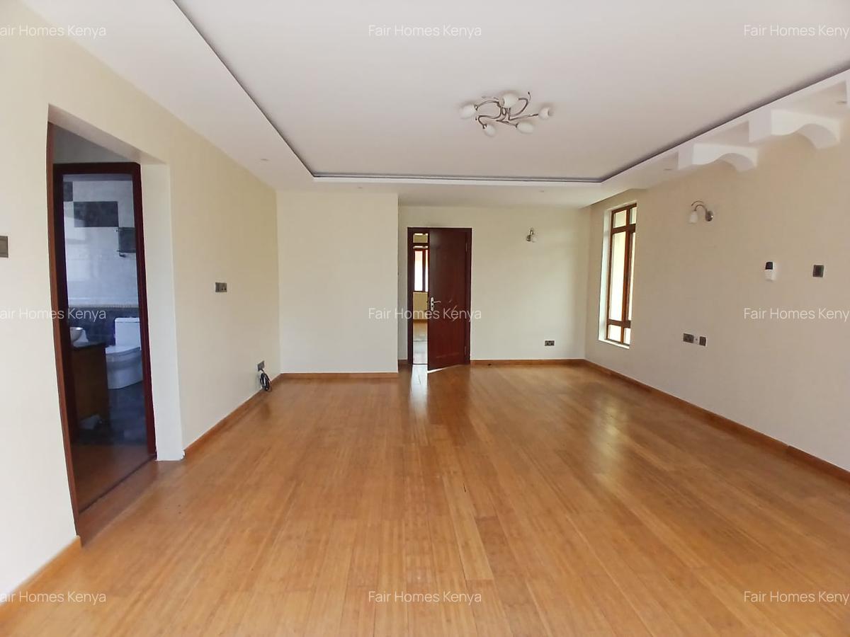 5 Bed Townhouse with En Suite at Riverside Drive - 8