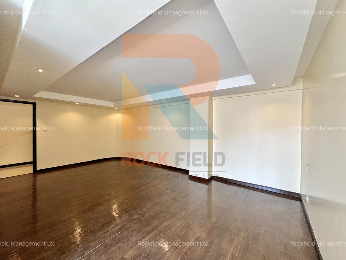3 Bed Apartment with En Suite in Riverside - 13