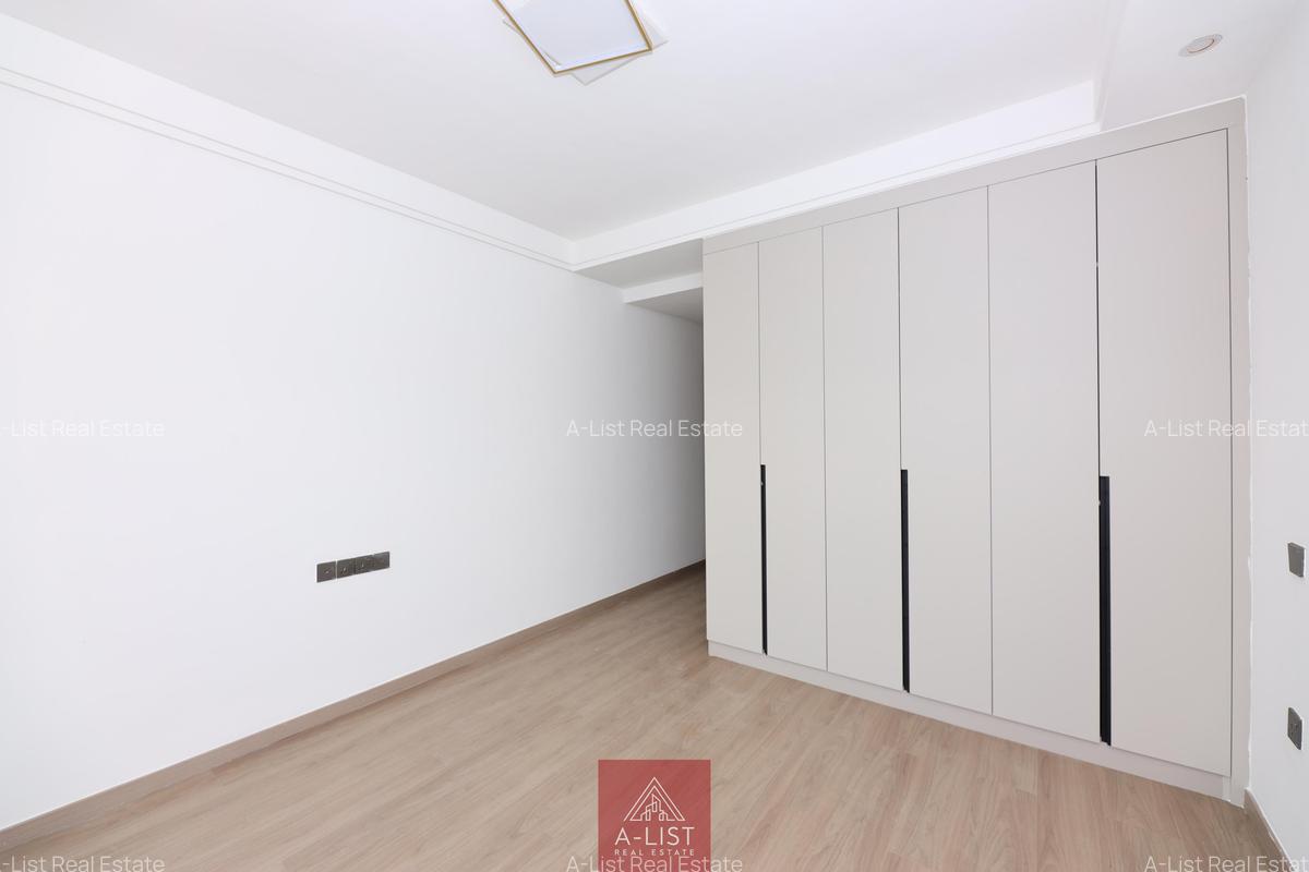 3 Bed Apartment with En Suite at Riverside Drive - 15