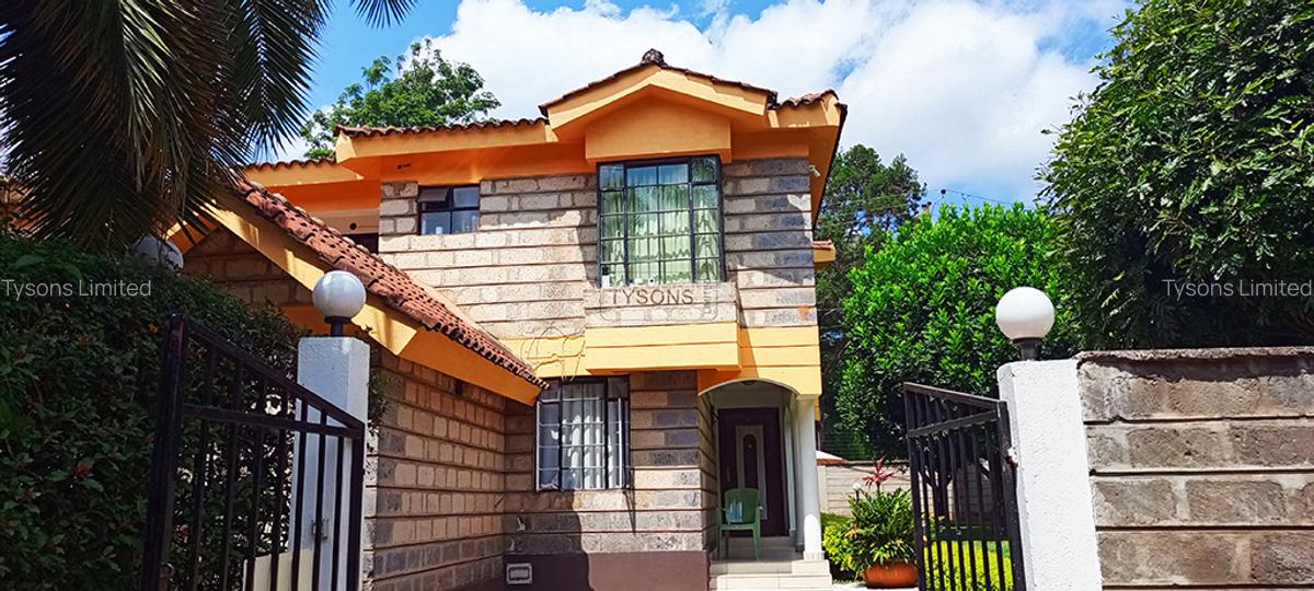 4 Bed House with En Suite in Lavington - 1