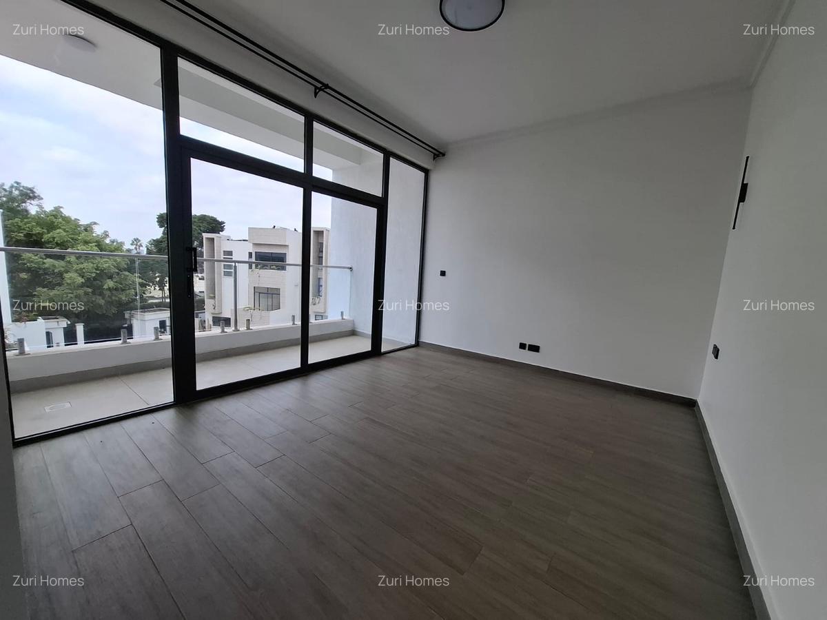 5 Bed Townhouse with En Suite in Lavington - 9
