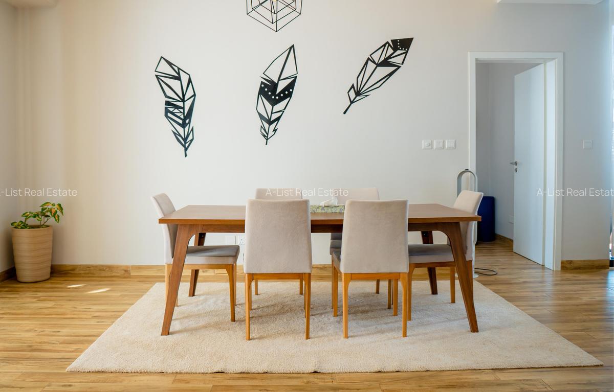 4 Bed Apartment with En Suite at Riverside Drive - 2