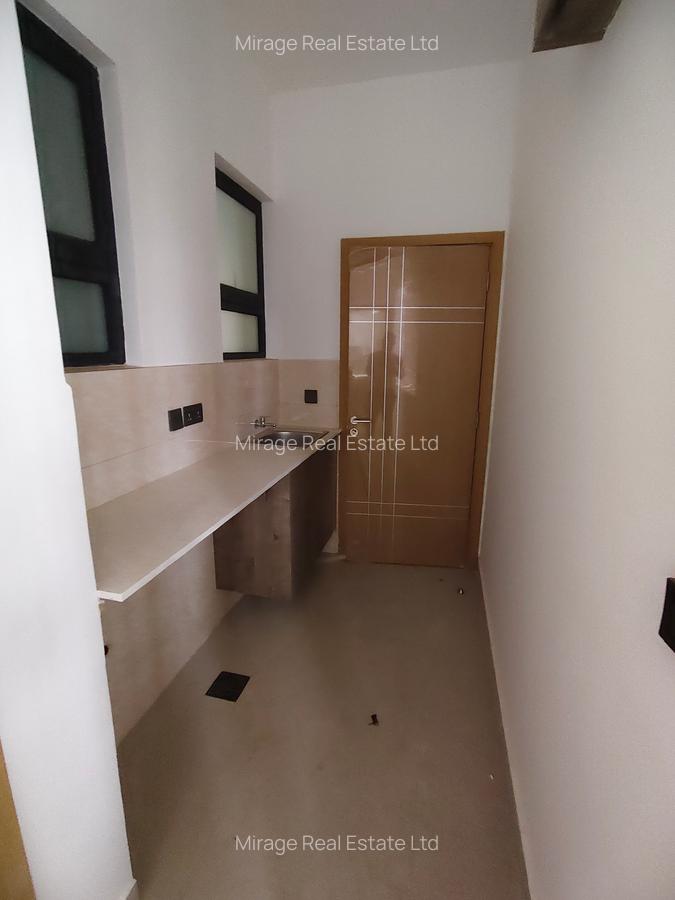 3 Bed Apartment with En Suite in Brookside - 3