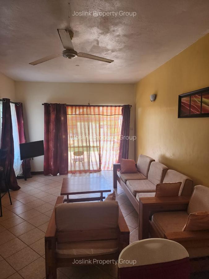 Serviced 10 Bed Apartment with En Suite at Greenwood Drive - 20