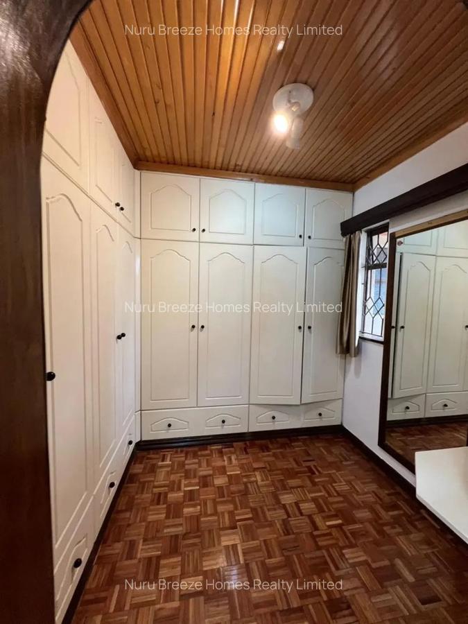 5 Bed House with En Suite in Runda - 7
