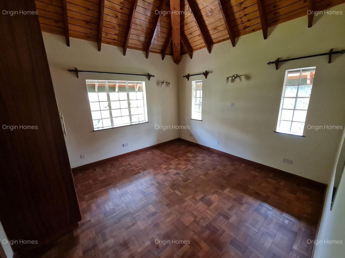 4 Bed Townhouse with En Suite at Lavington - 11