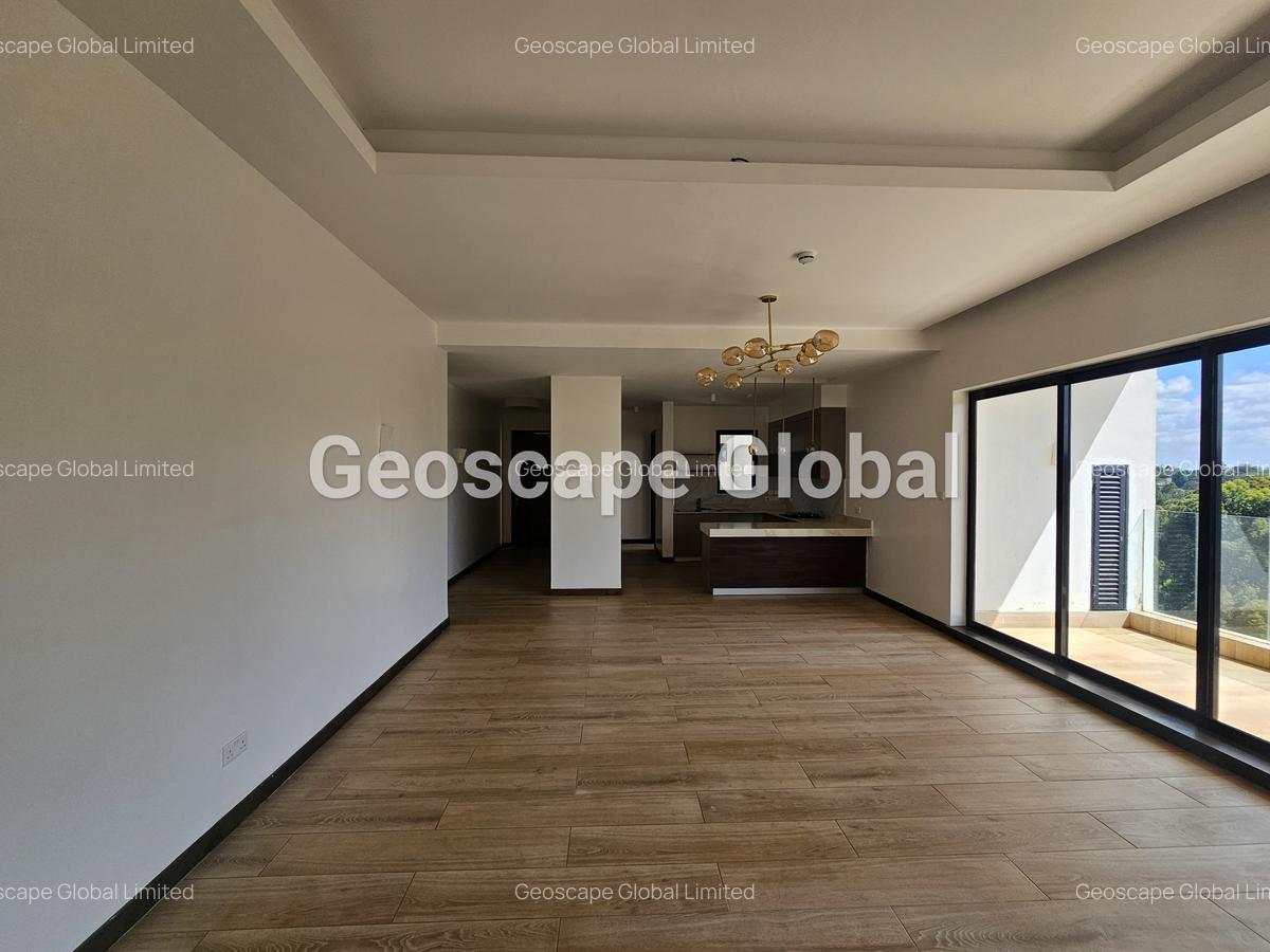 3 Bed Apartment with En Suite in Rosslyn - 4