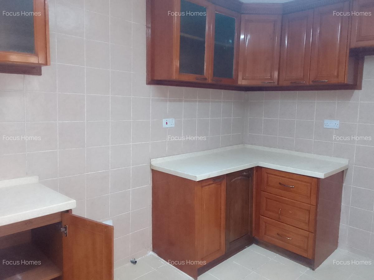 5 Bed Townhouse with En Suite in Lavington - 13