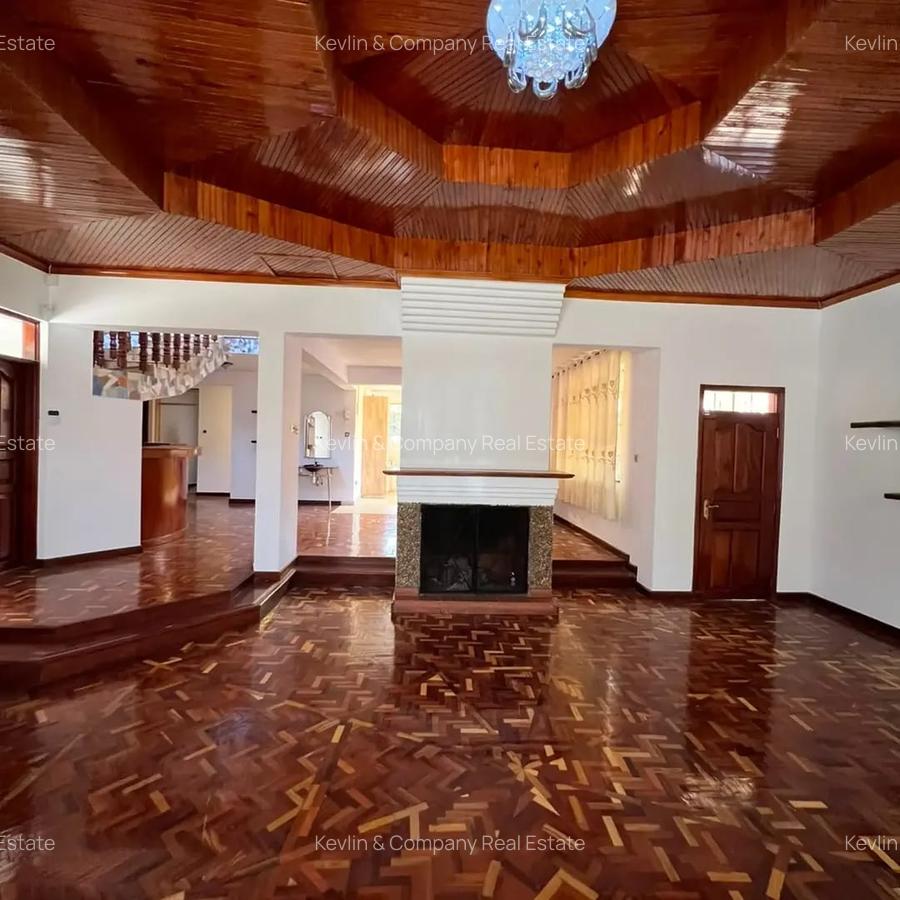 5 Bed Villa with En Suite in Runda - 3