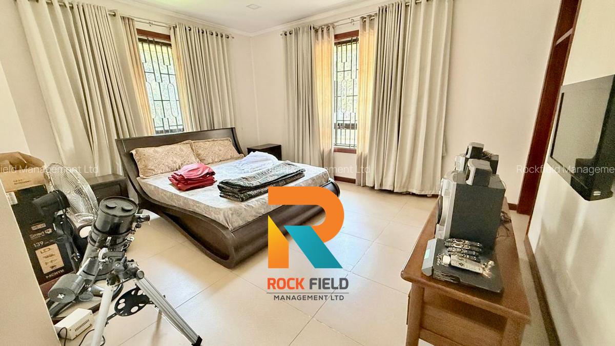5 Bed Townhouse with En Suite at Peponi Road - 12