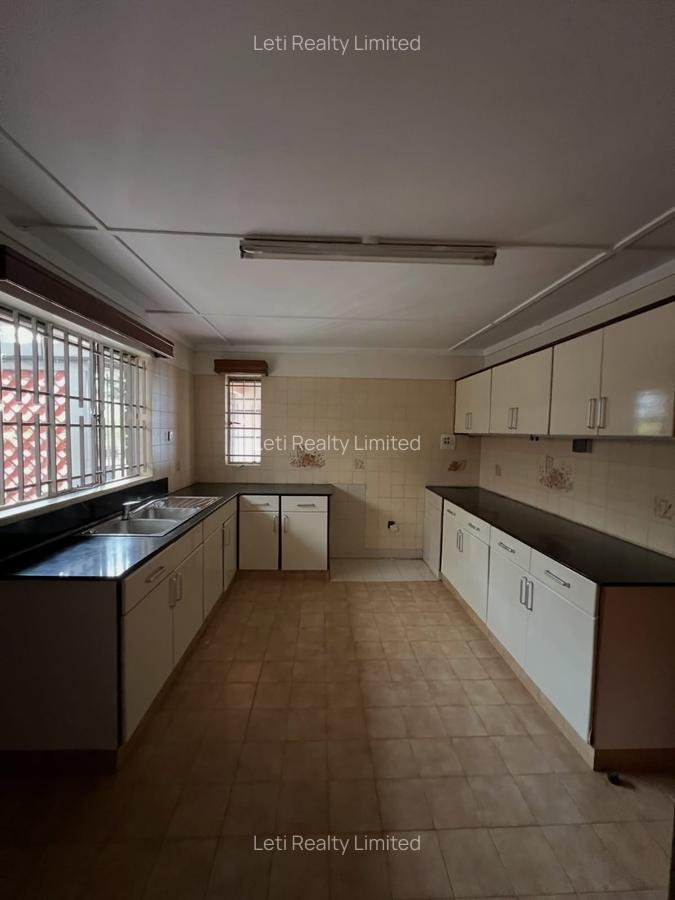 4 Bed Townhouse with En Suite in Kileleshwa - 11