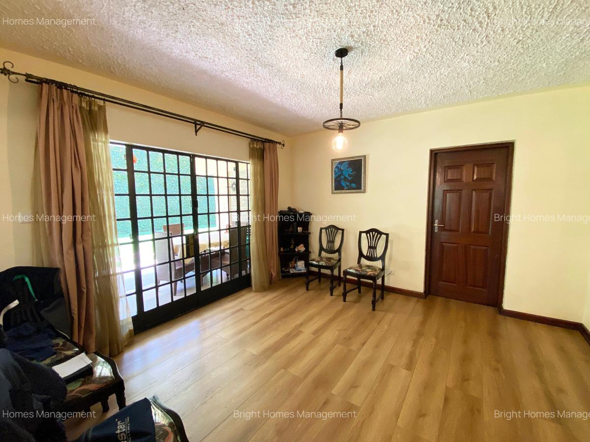 5 Bed Townhouse with En Suite in Spring Valley - 10