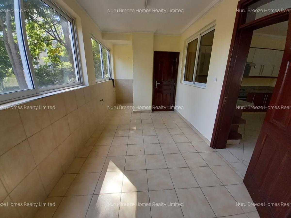 3 Bed Apartment with En Suite in Brookside - 19