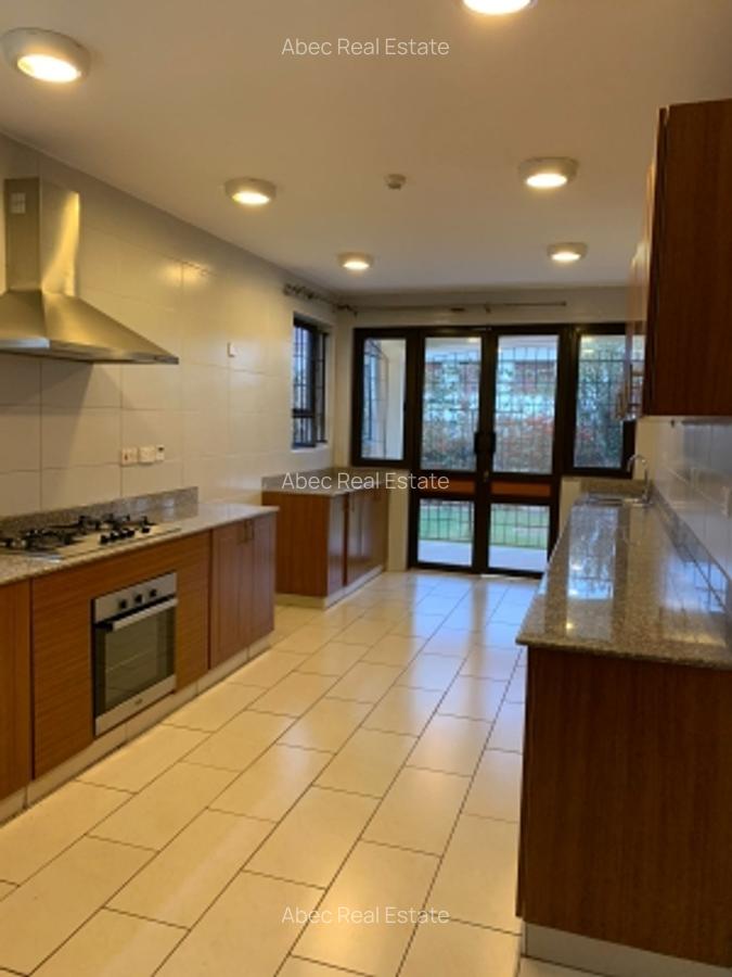 4 Bed Villa with En Suite in Runda - 16