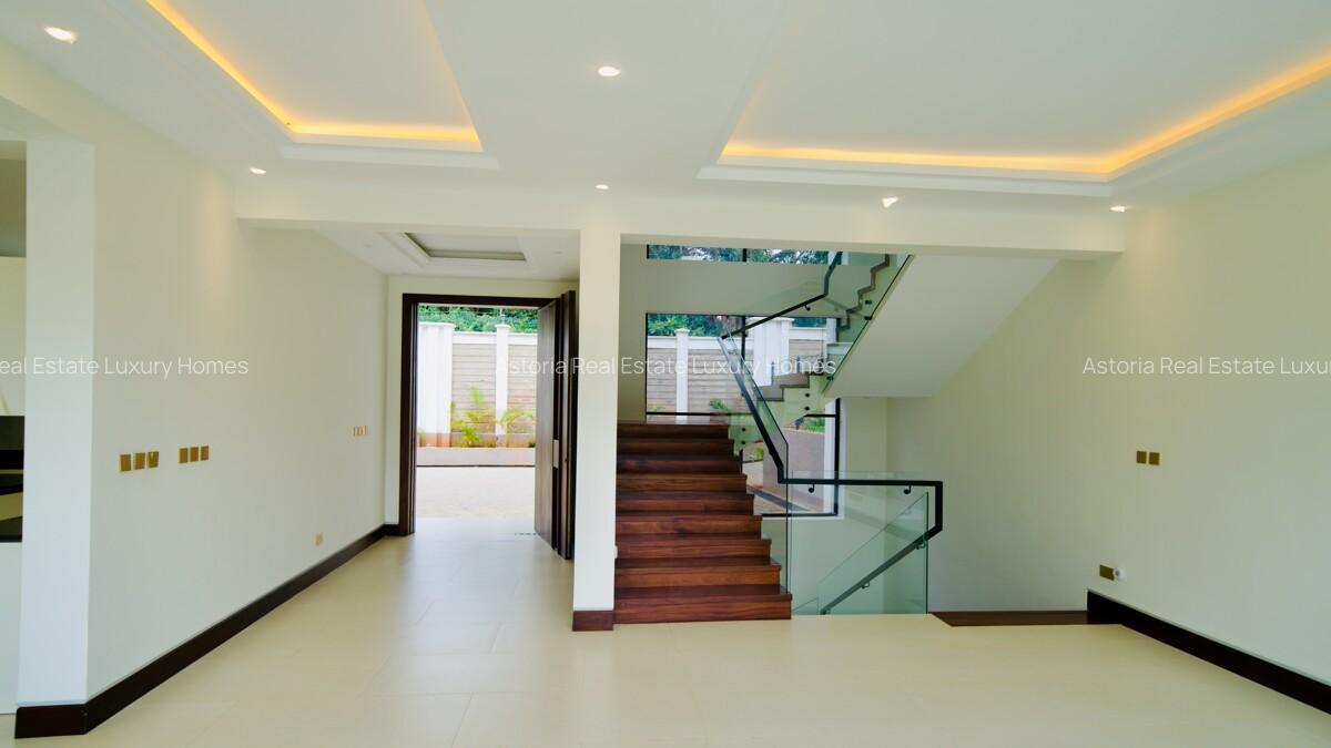 6 Bed Villa with En Suite at 2026-180 6 Bed - 4