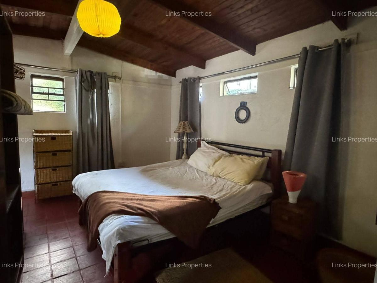 1 Bed House with En Suite at Karen - 8