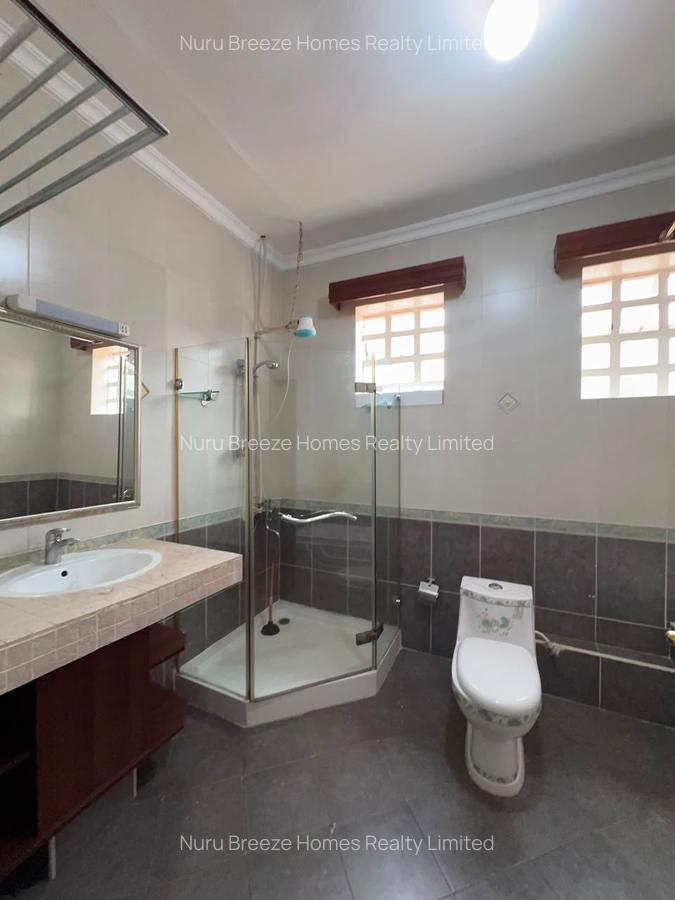 5 Bed Townhouse with En Suite in Kitisuru - 17
