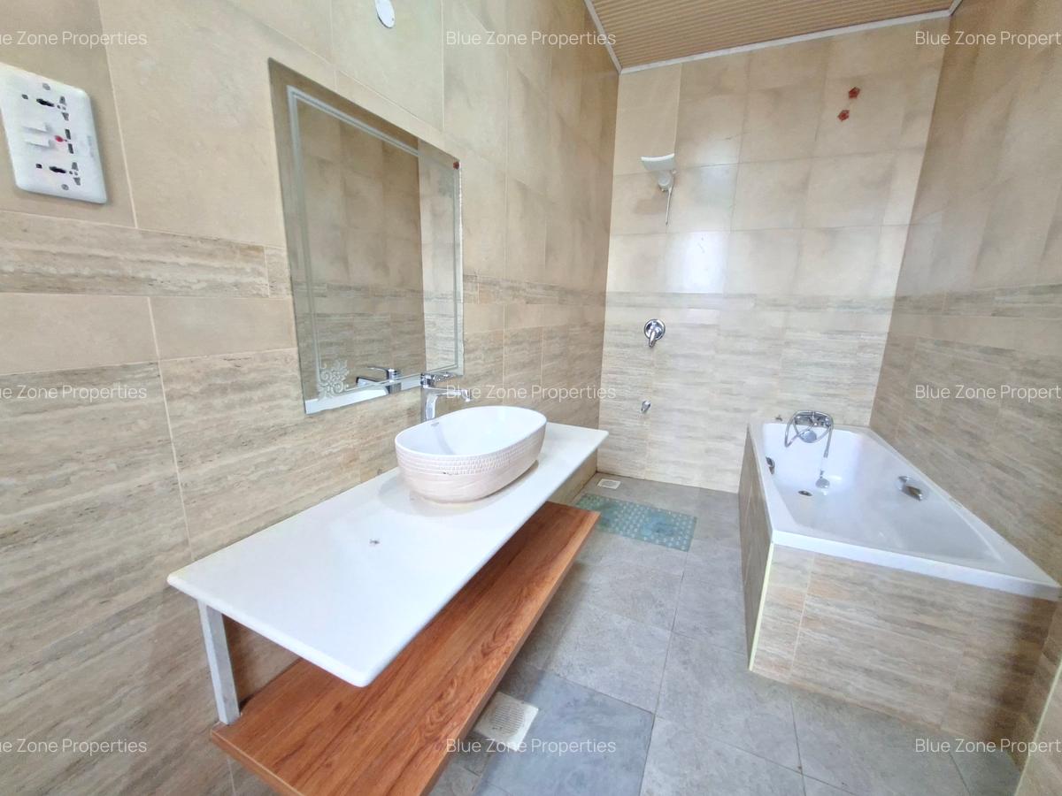 5 Bed Townhouse with En Suite at - 20