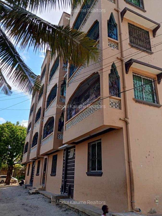 10 Bed House with En Suite at Bamburi - 7
