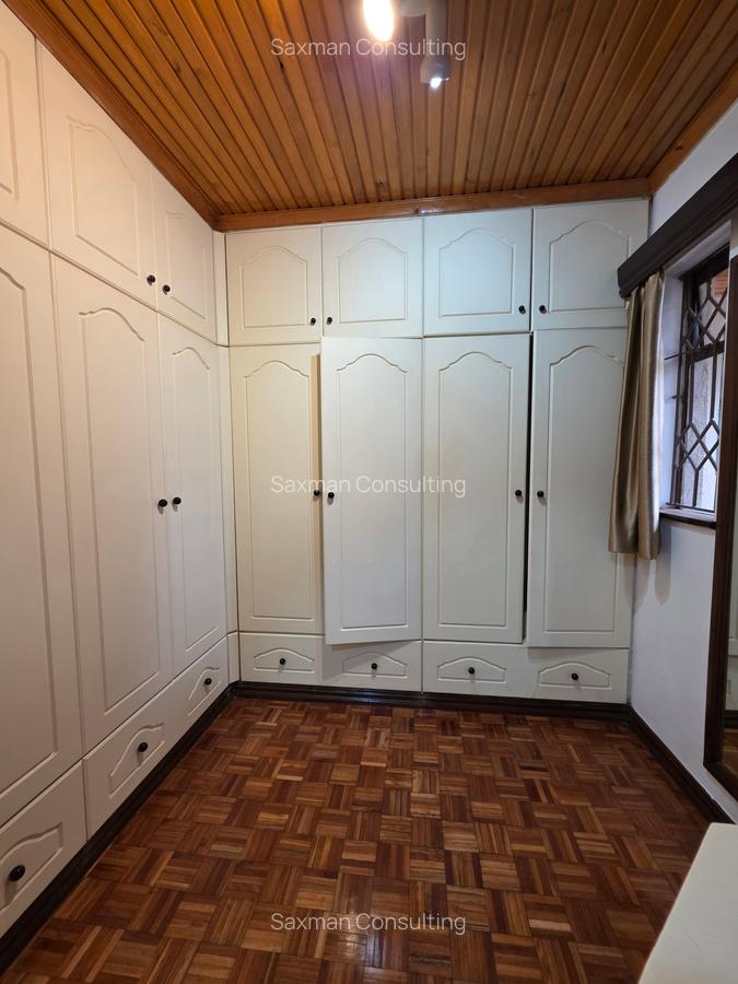 5 Bed House with En Suite in Runda - 15