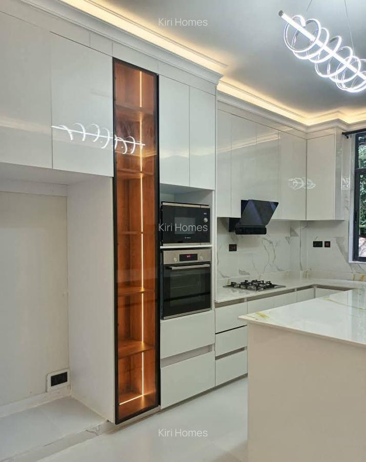 6 Bed Townhouse with En Suite in Karen - 2