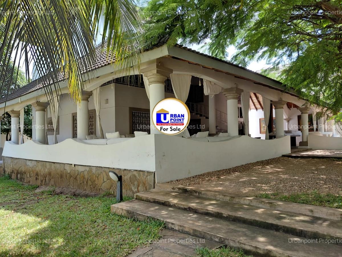 5 Bed Townhouse with En Suite in Malindi - 8