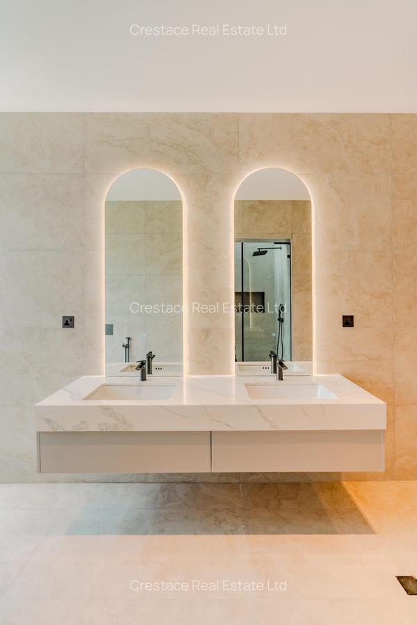 5 Bed Villa with En Suite in Runda - 18