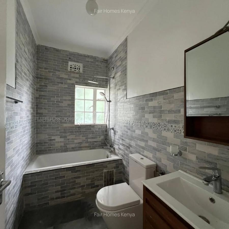 3 Bed House with En Suite at Jacaranda Avenue - 8