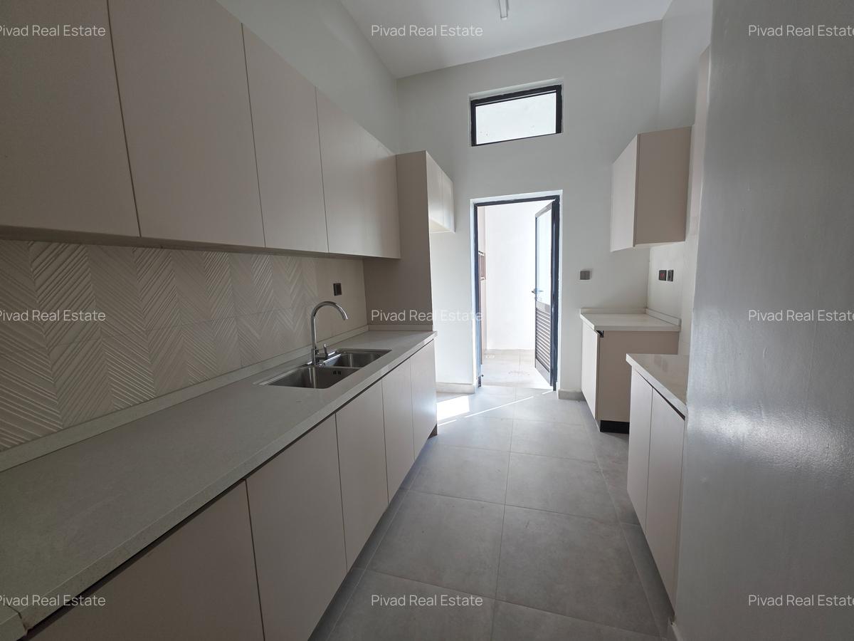 5 Bed Townhouse with Garden in Runda - 12