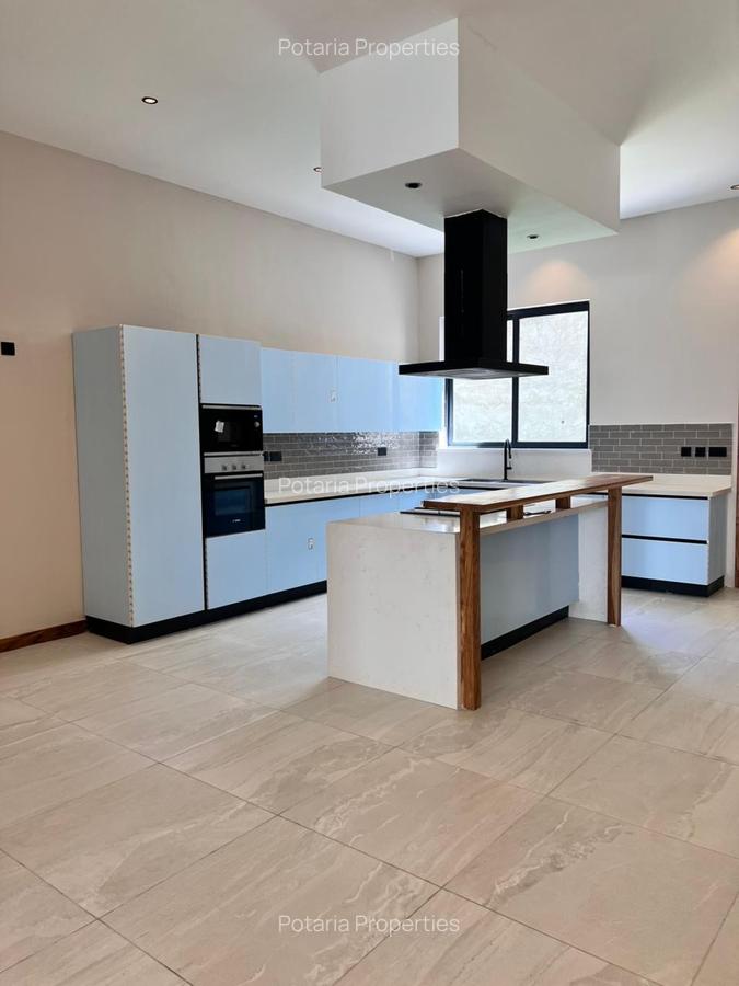 4 Bed Apartment with En Suite in Loresho - 7